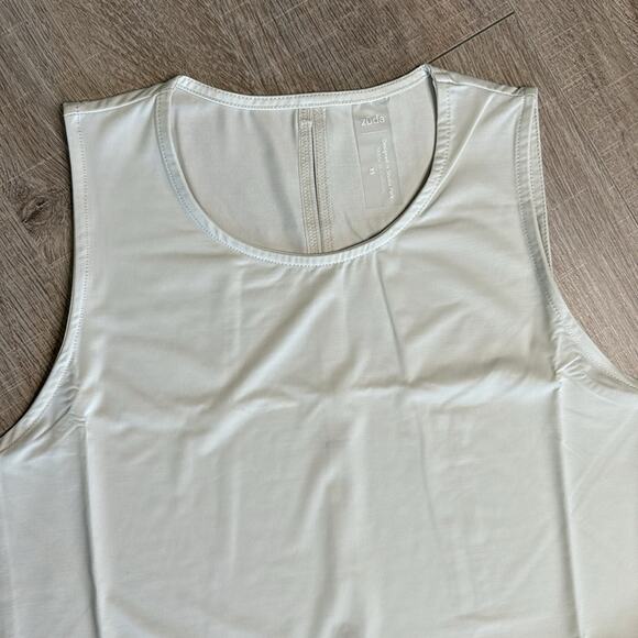 ZŪDA Gravity Grey Sleeveless Keyhole Back Scoop Neck Workout Tank Top Women’s - Picture 4 of 11